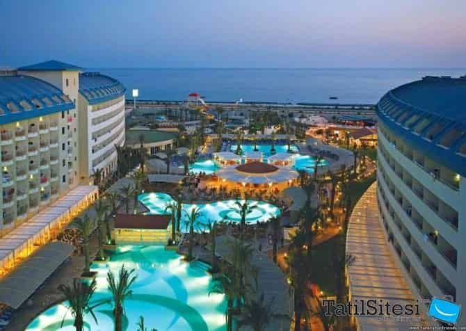 Crystal Admiral Resort Suites Spa 